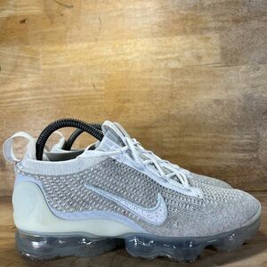 Nike Air VaporMax 2021 Flyknit Womens Size 9 Running Shoes Sneakers Gray